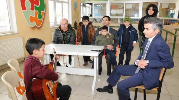 ÇAĞLAR ve ÇELİKten Atatürk İlk ve Orta Okuluna Ziyaret 