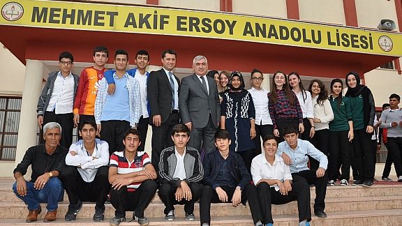 Milli Eğitim Müdürü Aslan Mehmet Akif Ersoy Anadolu Lisesini Ziyaret Etti
