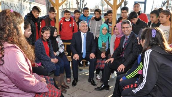 Milli Eğitim Müdürü Aslan Yahya Kemal Beyatlı Anadolu Lisesini Ziyaret Etti