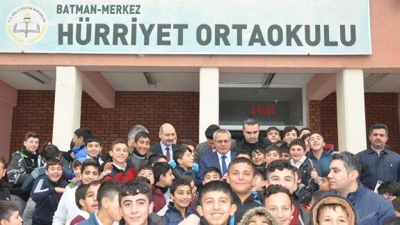 Vali Ahmet Deniz, Okulları Ziyaret Etti