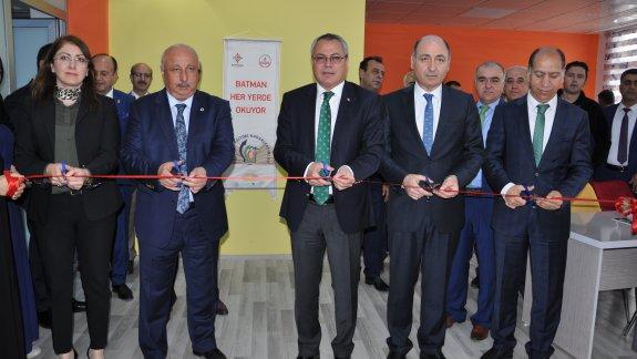 Vali Ahmet Deniz Z-Kütüphanelerin Açılışını Yaptı