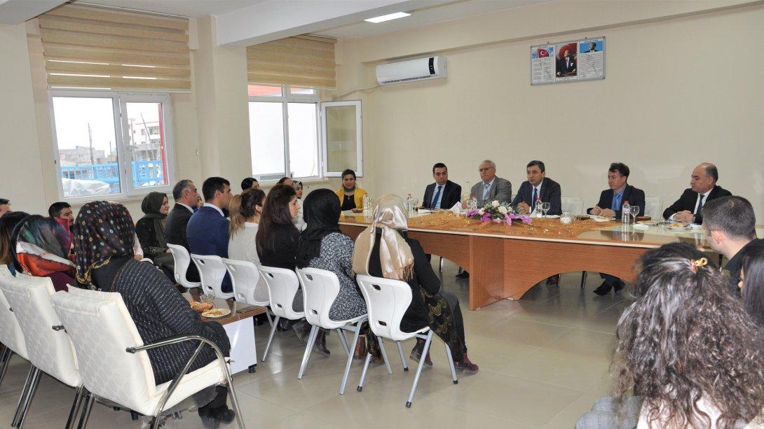 19 Mayıs İlkokulu ´Eğitim Performans Değerlendirme Toplantısı" Valimiz Hulusi Şahin Başkanlığında Yapıldı