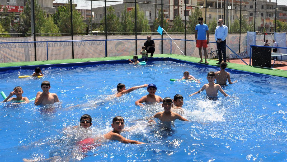 KURTARAN, Yüzme Kursuna Katılan Öğrencileri Ziyaret Etti