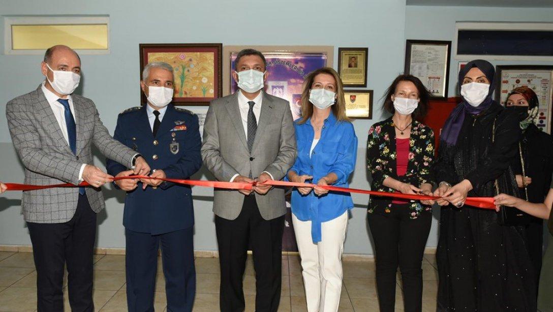 14'üncü İUS ÜS Komutanlığı Personelinden Şehit Öğretmen Adına Sanat Atölyesi Açıldı