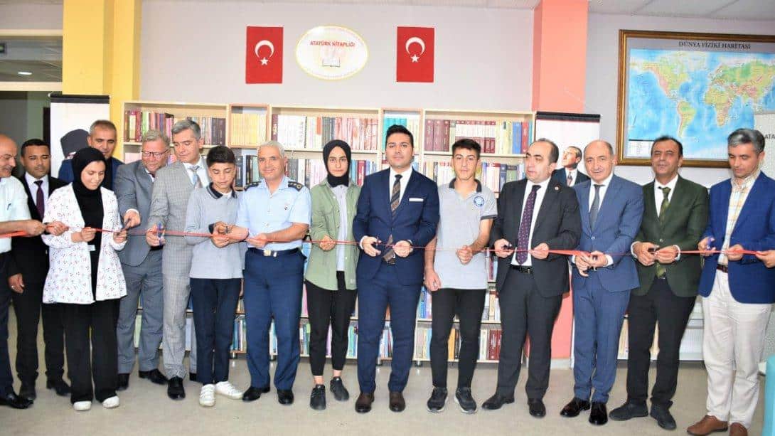 Sosyal Bilimler Lisesi Kütüphanesi Atatürk Kitaplığı Bölümü Açıldı