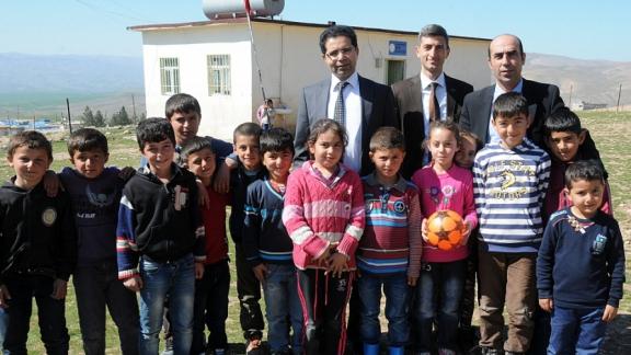  ÇELİK, Beşpınar Köyü İlk ve Ortaokulunu Ziyaret Etti