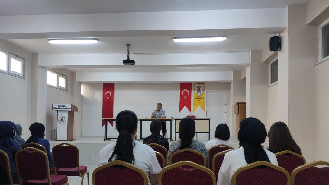 Yazar Zeki Mirzaoğlu, Öğrencilerle Buluştu