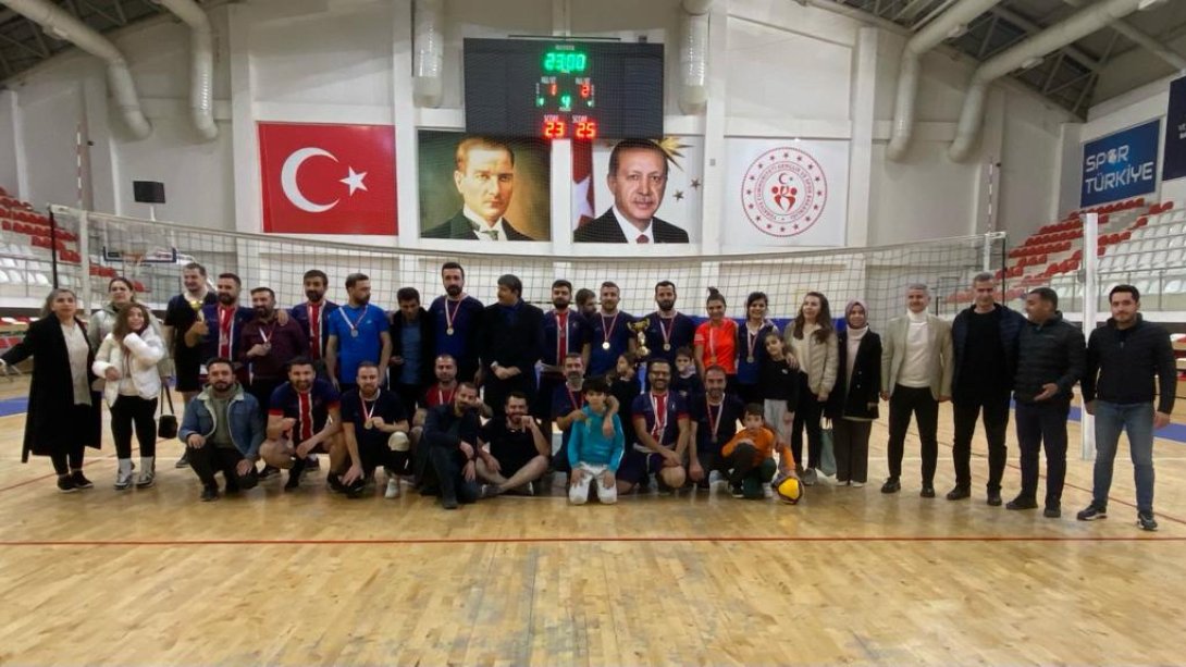 24 Kasım Öğretmenler Arası Voleybol Turnuvası Yapıldı