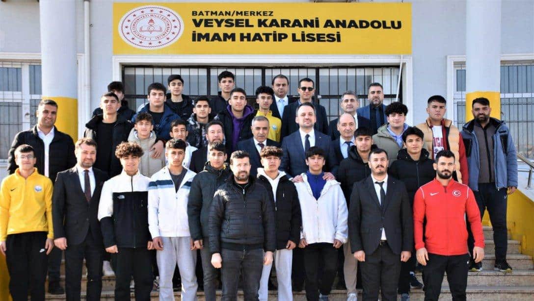 Bakan Yardımcısı Sayın EMİNOĞLU Veysel Karani Anadolu İmam Hatip Lisesi Spor Proje Okulunu Ziyaret Etti